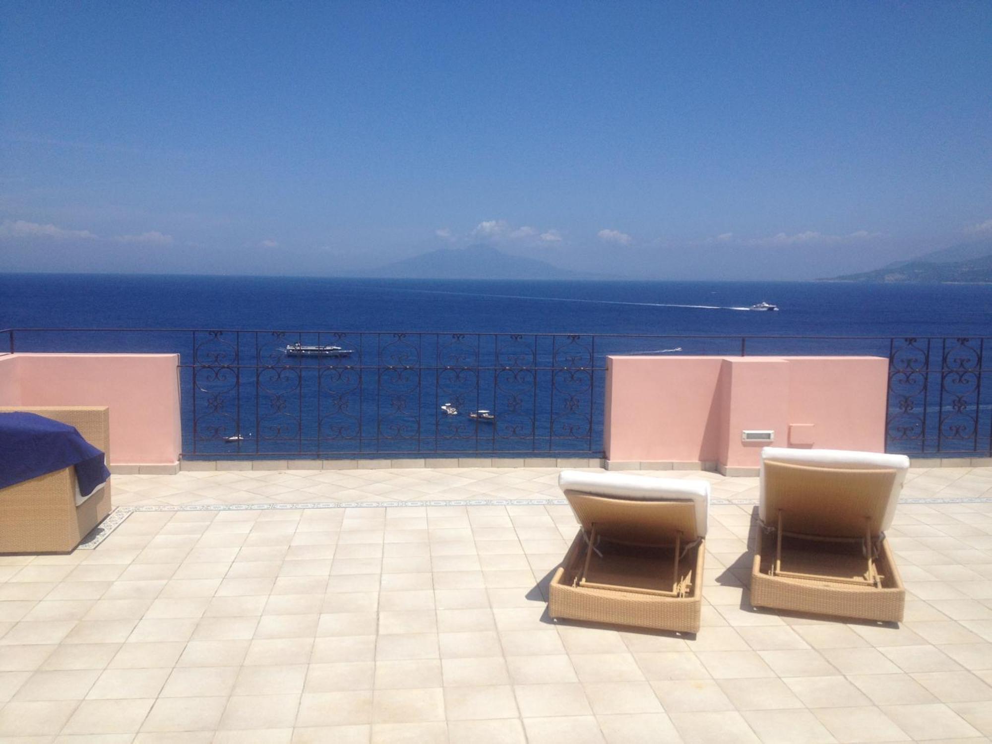 Capri Inn Экстерьер фото