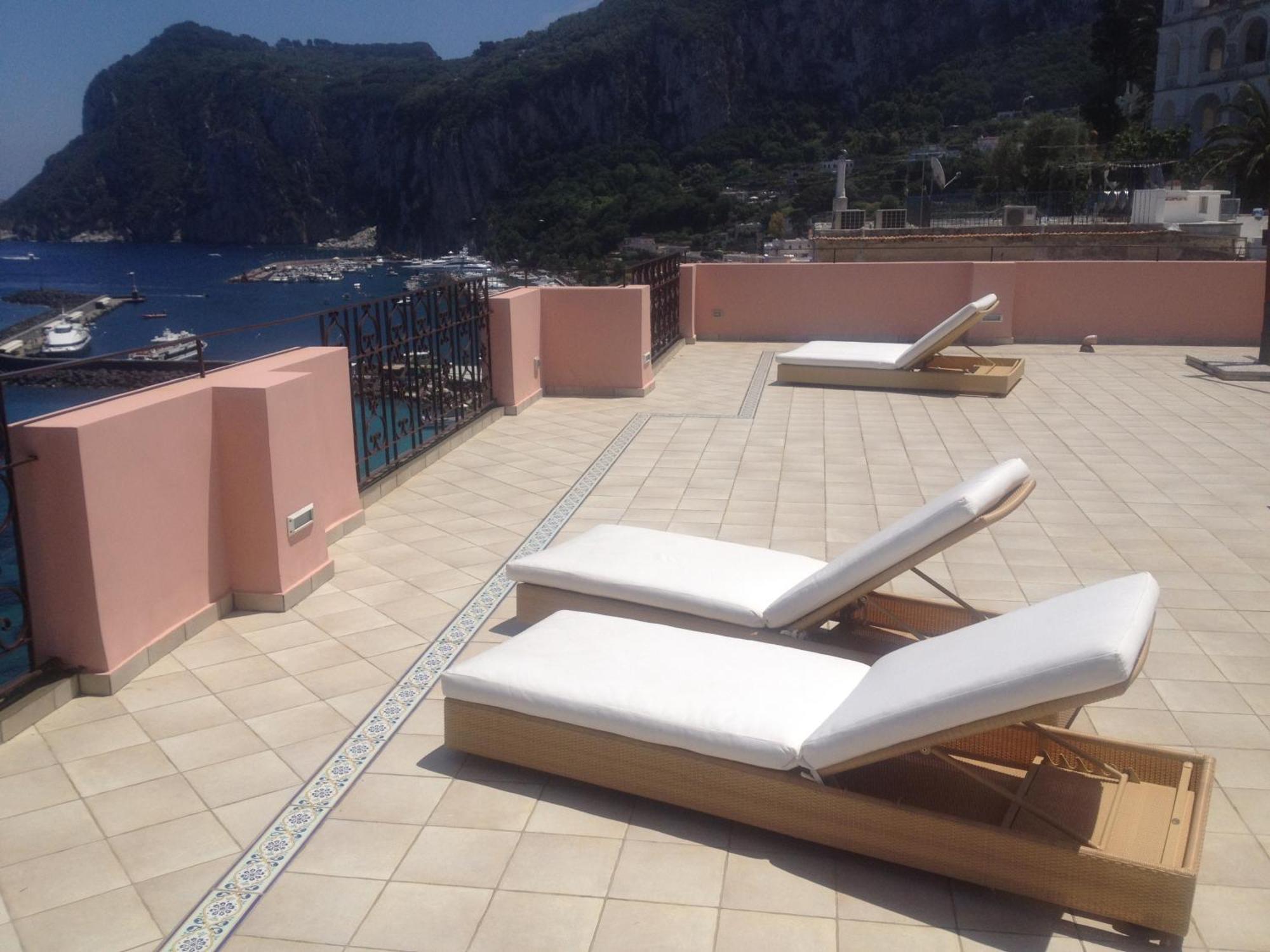 Capri Inn Экстерьер фото