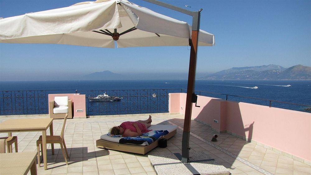 Capri Inn Экстерьер фото