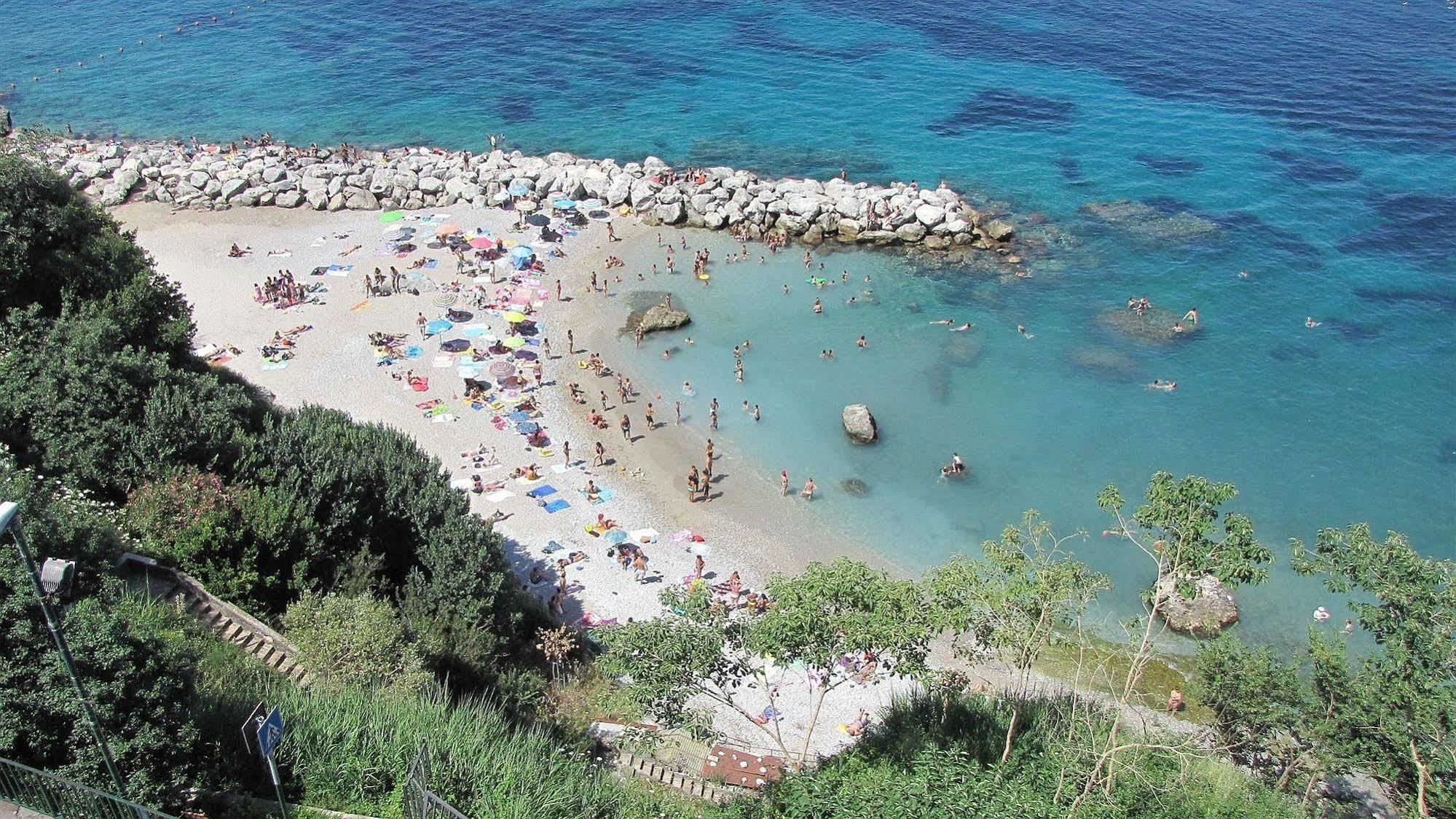 Capri Inn Экстерьер фото