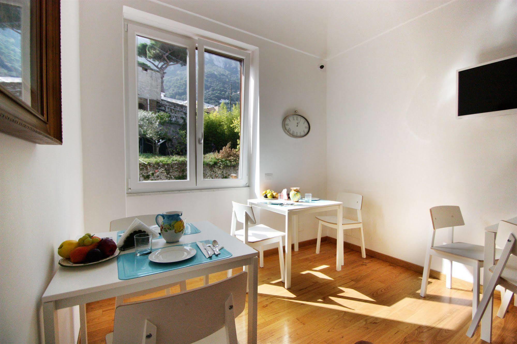Capri Inn Экстерьер фото