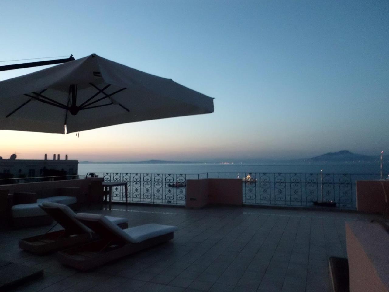 Capri Inn Экстерьер фото